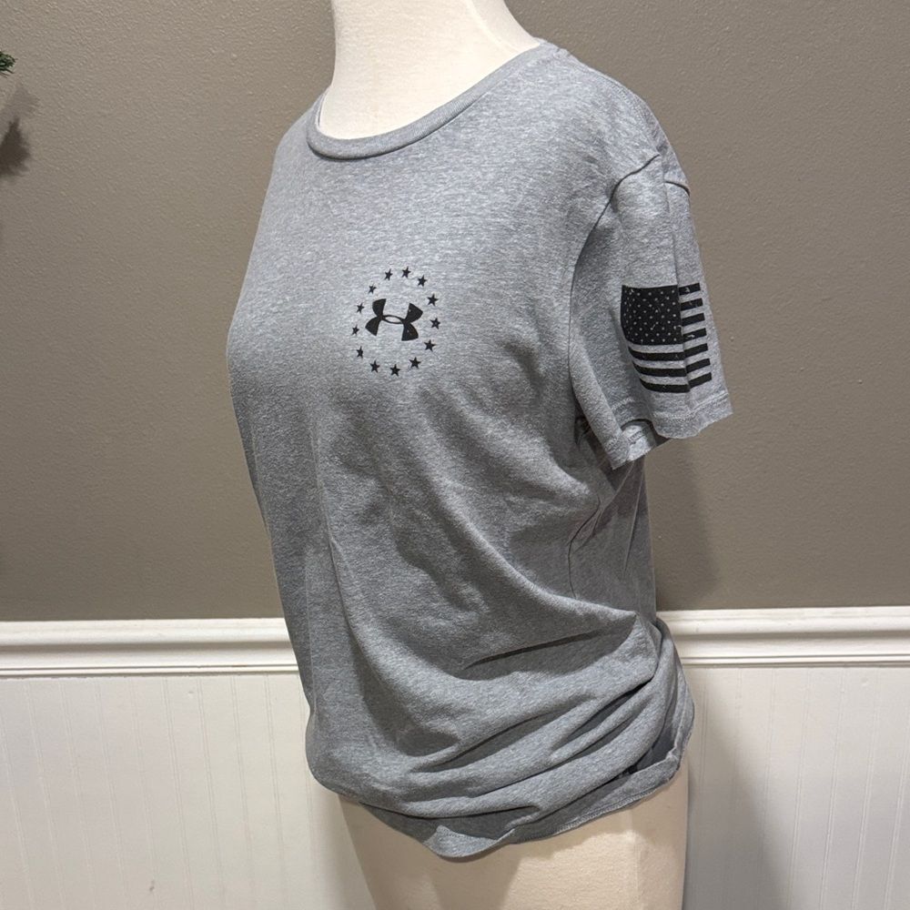 Under Armour Women's Gray Graphic Tee Size Small